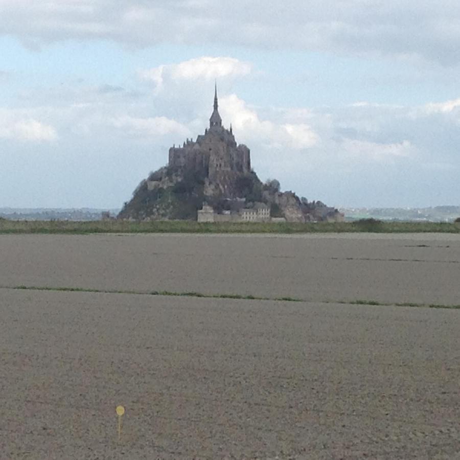 Chambres D'Hotes Dans La Baie Du Mt St Michel Carolles Dış mekan fotoğraf